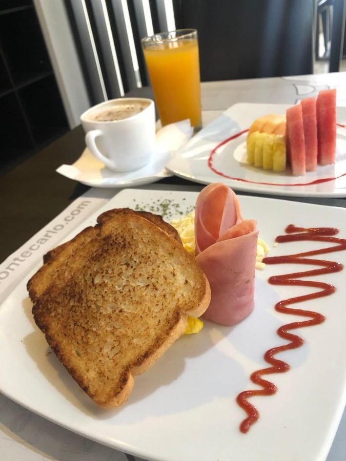 Hotel Plaza Monte Carlo グアヤキル エクステリア 写真