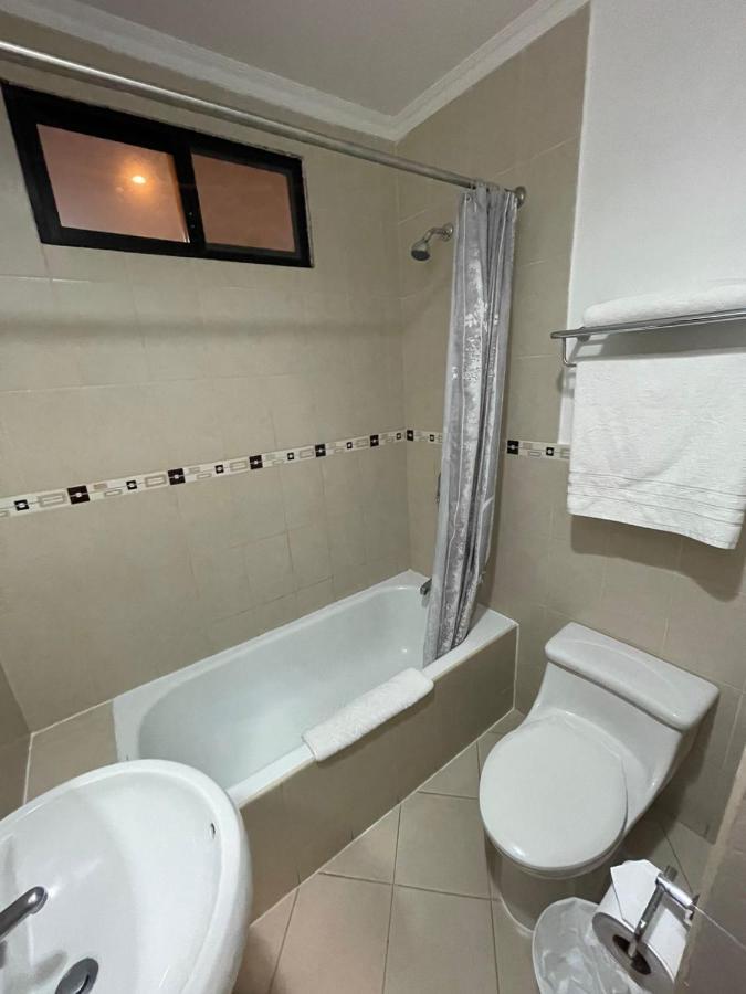 Hotel Plaza Monte Carlo グアヤキル エクステリア 写真
