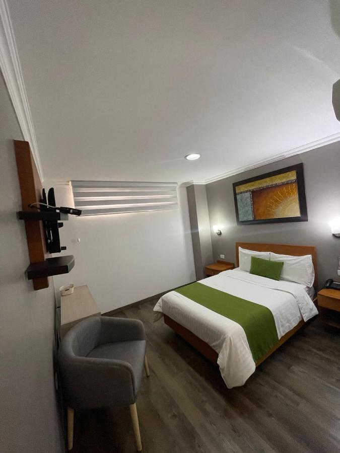 Hotel Plaza Monte Carlo グアヤキル エクステリア 写真